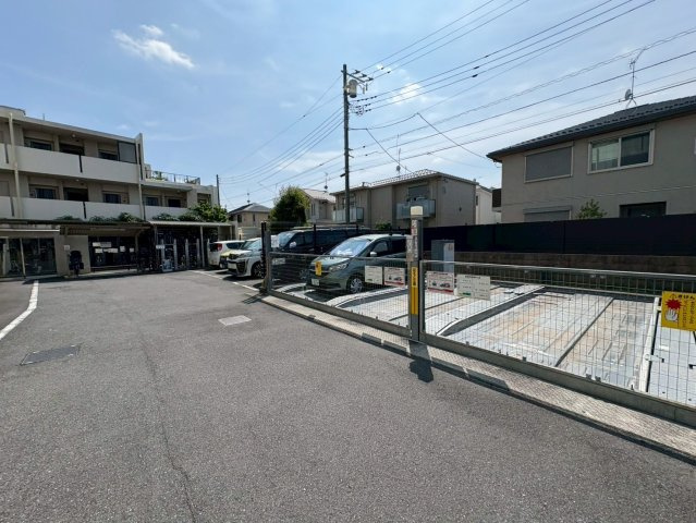 Ｂｒｉｌｌｉａ狛江Ｆａｒｍ＆Ｇａｒｄｅｎの駐車場