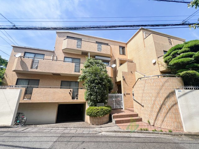 アトウェル神山の外観