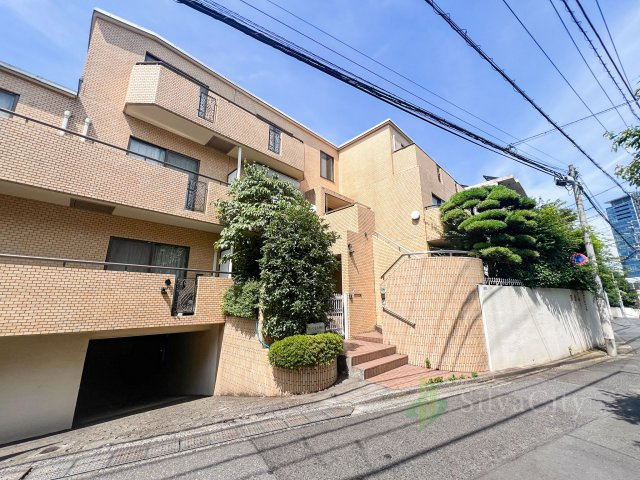 アトウェル神山の外観