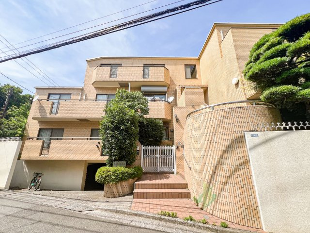 アトウェル神山の外観