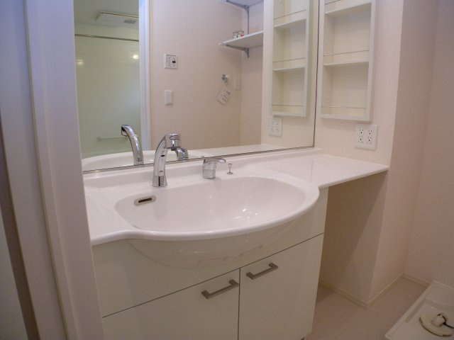 神戸6番館の洗面所