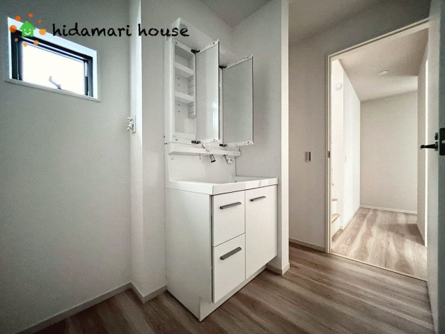 北区本郷町1期　新築戸建　リガーレ02の独立洗面台