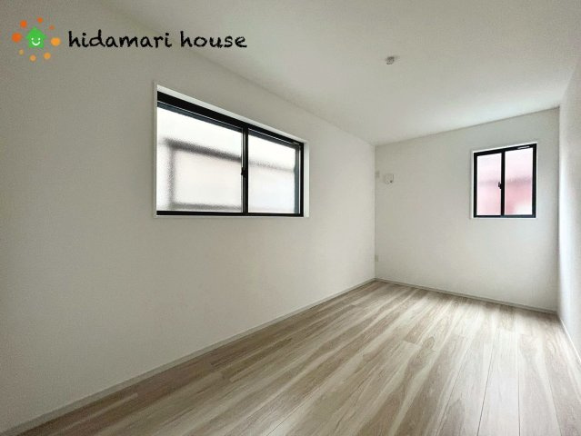 北区本郷町1期　新築戸建　リガーレ02の洋室