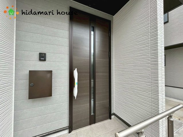 北区本郷町1期　新築戸建　リガーレ02の玄関