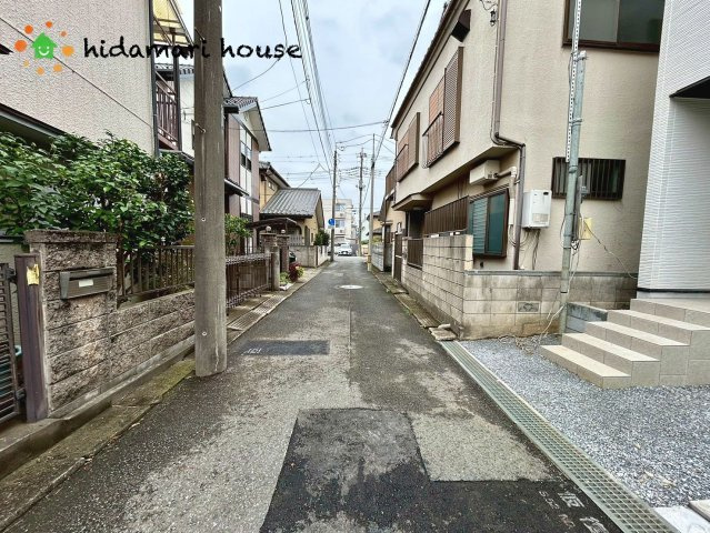 北区本郷町1期　新築戸建　リガーレ02の前面道路含む現地写真