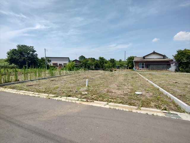 【前面道路含む現地写真】 | 川越市菅間　全７区画　C区画 | 閑静な住宅地です