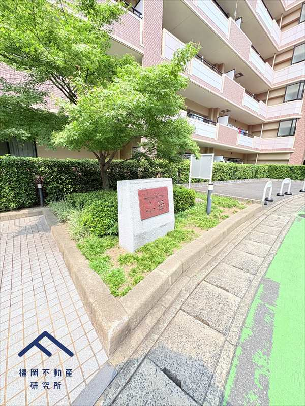 ロイヤルシャトー小笹のエントランス