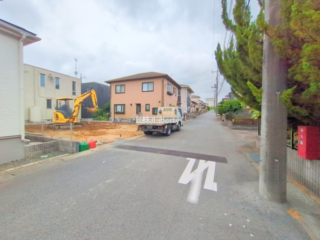 牛久市南7丁目第1期　新築戸建の前面道路含む現地写真