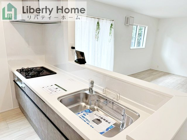 牛久市南7丁目第1期　新築戸建の前面道路含む現地写真