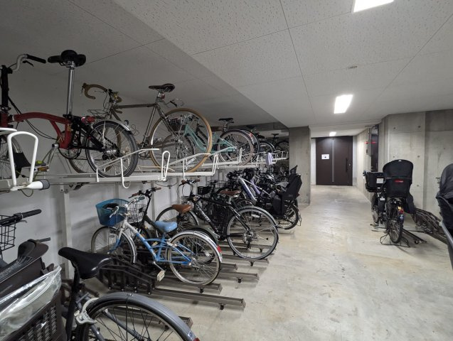 グランドヒルズ覚王山法王町　松風の邸の駐輪場