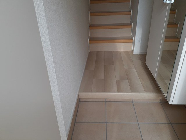 フロンティアの玄関