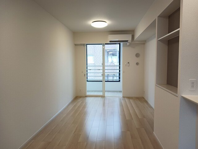 フロンティアの居間・リビング