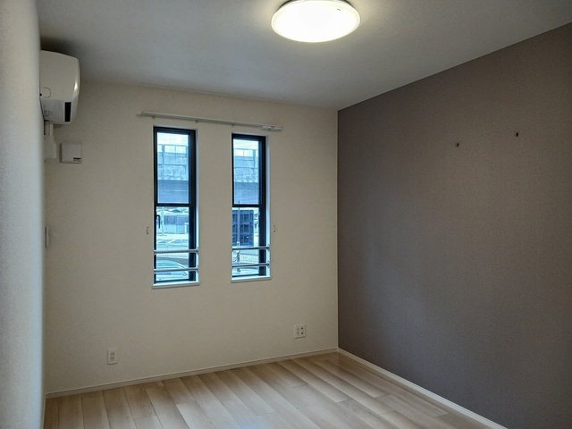 フロンティアの内装