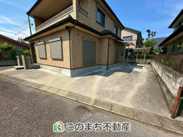栃木市城内町2丁目　中古戸建の駐車場