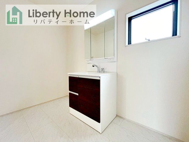 第1常総市向石下　新築戸建　1号棟の独立洗面台