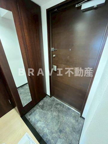 グランシス天満橋　BRAVI不動産の玄関|【グランシス天満橋】明るい玄関です