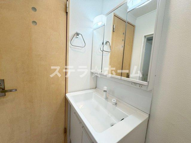 新大阪第1ダイヤモンドマンションの独立洗面台|朝の身支度には欠かせない独立洗面化粧台