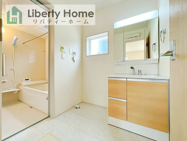 第1常総市向石下　新築戸建　2号棟の脱衣所