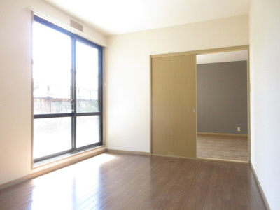 【洋室】 | シャンピア平城