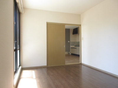 【洋室】 | シャンピア平城