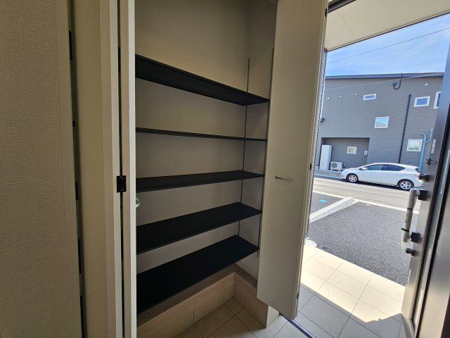 中津川市駒場第４の設備|玄関収納
