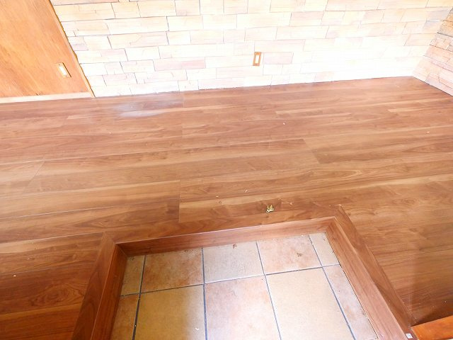 学園大和町　店舗の内装