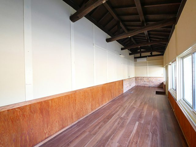 学園大和町　店舗の内装