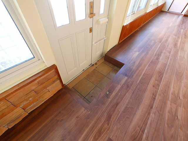 学園大和町　店舗の内装