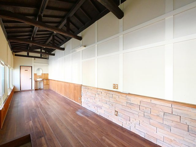 学園大和町　店舗の内装