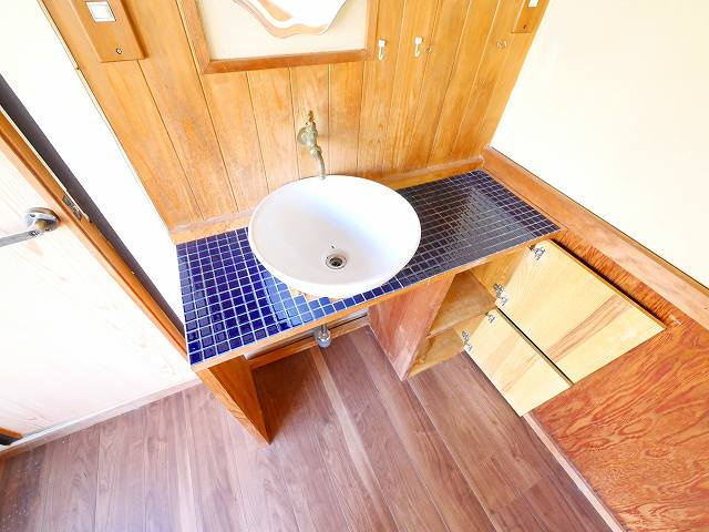 学園大和町　店舗の洗面所