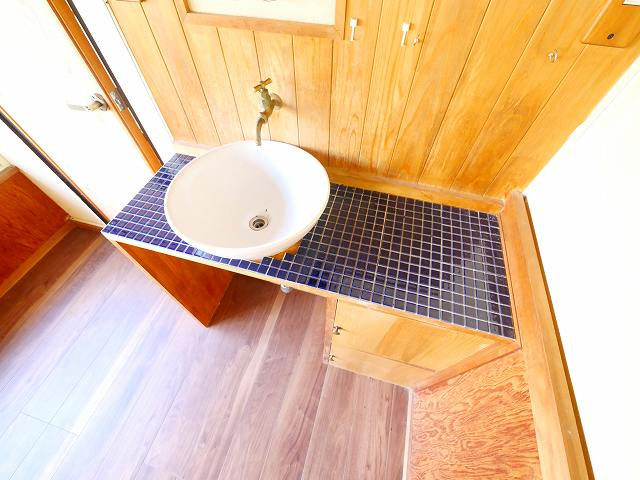 学園大和町　店舗の洗面所