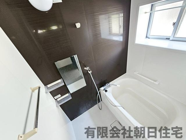 【浴室】 | 山代町中古戸建 | ゆったり過ごせるお風呂です