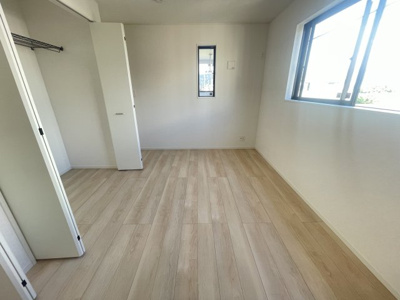 【洋室】 | 金武町屋嘉　第2（全2棟）ラスト2号棟 | 2号棟　洋室7.2帖＋Wクロゼット♪