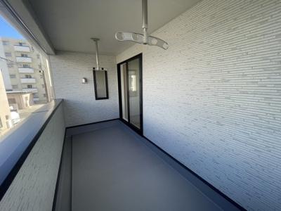 【バルコニー】 | 金武町屋嘉　第2（全2棟）ラスト2号棟 | 2号棟　プライバシーを守れる、2階廊下からルーフバルコニー出入り可♪