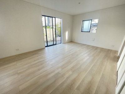 【居間・リビング】 | 金武町屋嘉　第2（全2棟）ラスト2号棟 | 2号棟　LDK17.1帖♪人気のリビング階段＋リビング収納付き♪