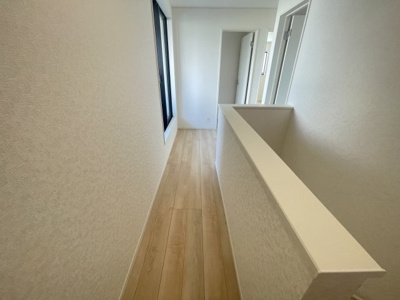 【内装】 | 金武町屋嘉　第2（全2棟）ラスト2号棟 | 2号棟　プライバシーを守れる、2階廊下からルーフバルコニー出入り可♪