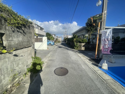 【前面道路含む現地写真】 | 金武町屋嘉　第2（全2棟）ラスト2号棟 | ※北東側公道3.6m♪※前面道路からも海が見えます♪