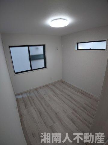 平塚市高浜台　新築戸建の洋室|落ち着いた色調の洋室です