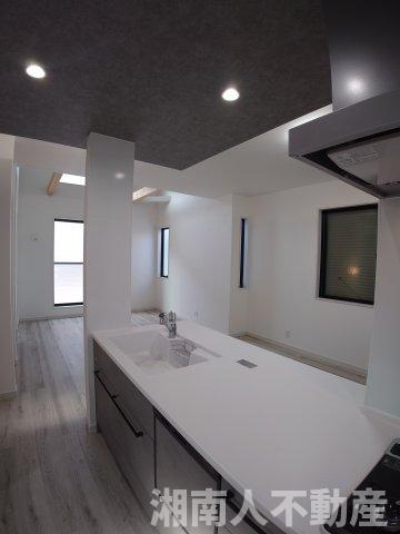 平塚市高浜台　新築戸建のキッチン|キッチンでお料理をお楽しみください