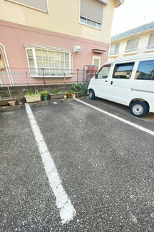 【駐車場】