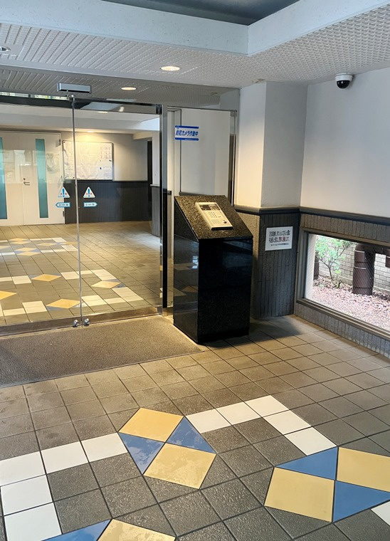 セレナハイム八千代中央のエントランス