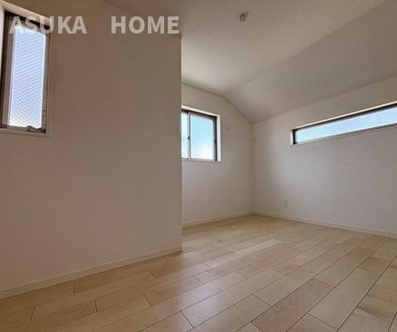 中希望ヶ丘新築戸建の洋室|明るい洋室です