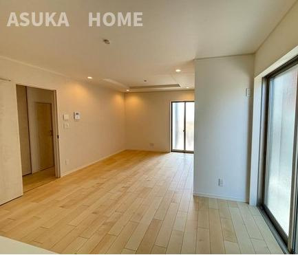 中希望ヶ丘新築戸建の居間・リビング|ゆったりとしたリビングです