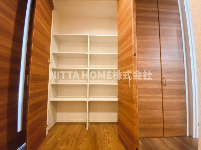 リジエール南屋敷Ⅲの収納|仕切り付きの収納も嬉しいですね！