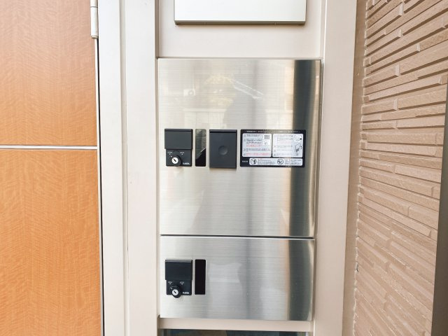 リジエール南屋敷Ⅲのその他|不在時に便利な宅配BOX(^。^)