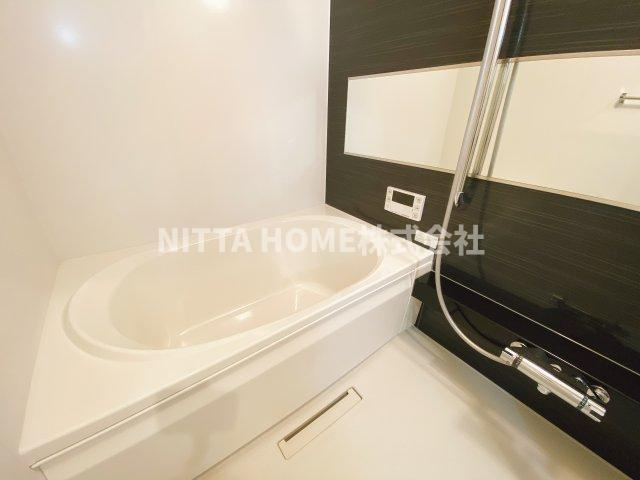 リジエール南屋敷Ⅲの浴室|ホテルのようなバスルーム＊追焚、浴室乾燥機付きです◎