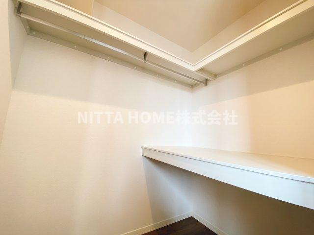 リジエール南屋敷Ⅲの収納|大きなウォークインクローゼットは収納抜群◎