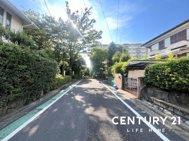 【前面道路含む現地写真】 | 小田急線「新百合ヶ丘」条件なし売地