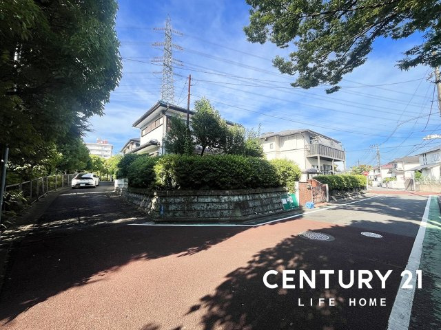 【前面道路含む現地写真】 | 小田急線「新百合ヶ丘」条件なし売地