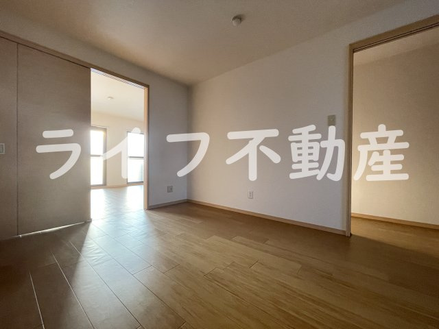 ディグナーザの寝室|開放的な寝室です